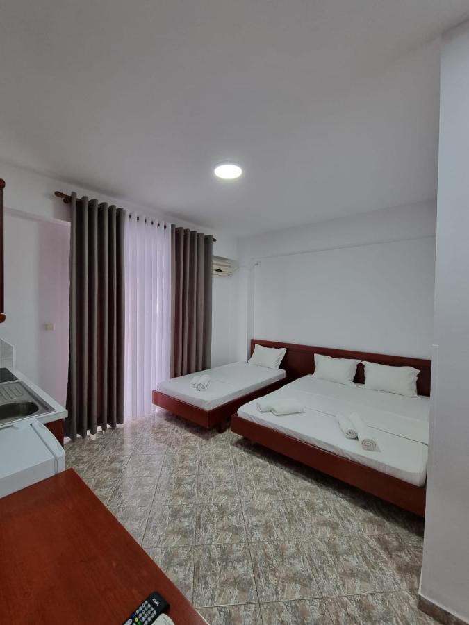 Ideal Apartments & Rooms Sarandë Exteriör bild