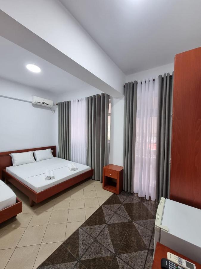 Ideal Apartments & Rooms Sarandë Exteriör bild