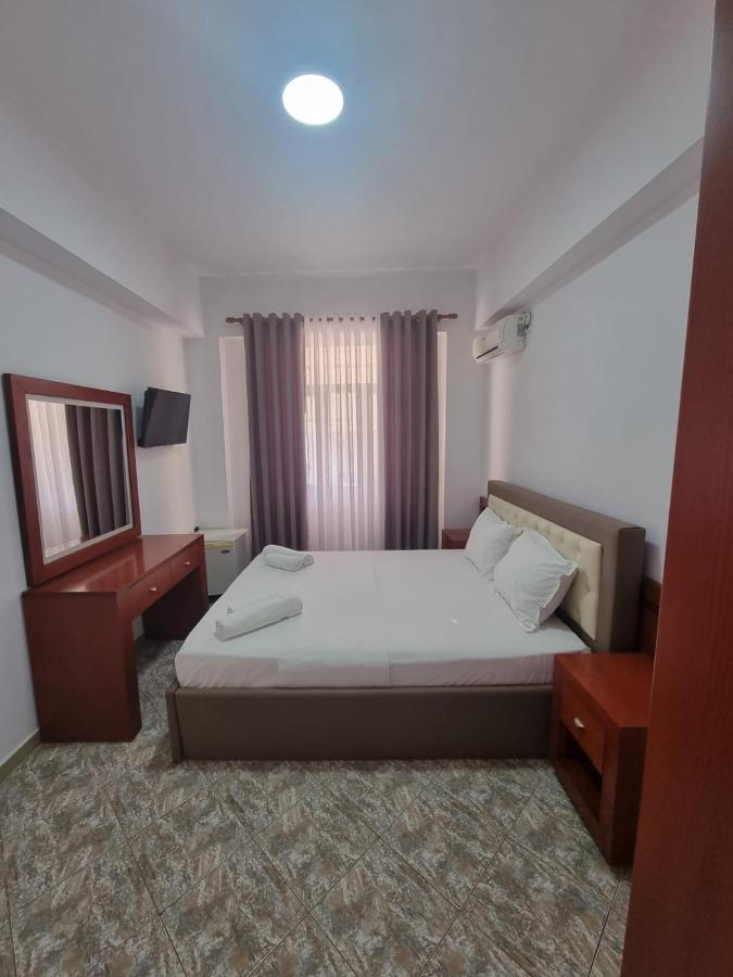 Ideal Apartments & Rooms Sarandë Exteriör bild