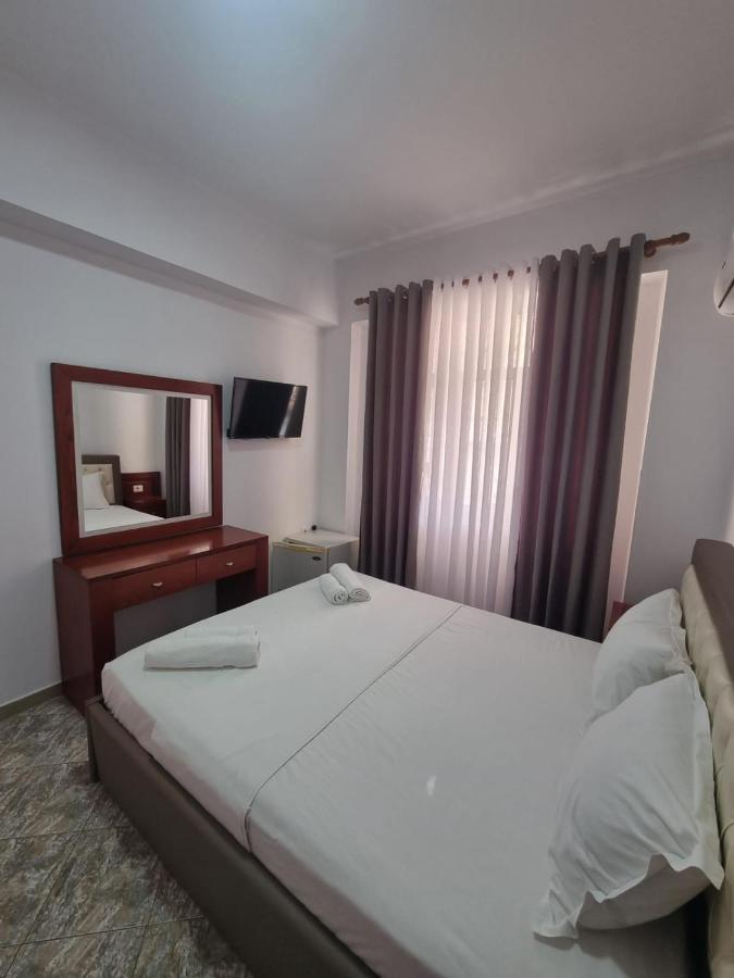 Ideal Apartments & Rooms Sarandë Exteriör bild
