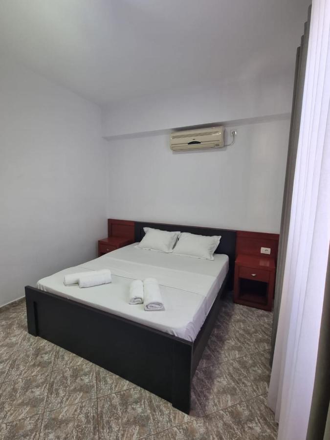 Ideal Apartments & Rooms Sarandë Exteriör bild